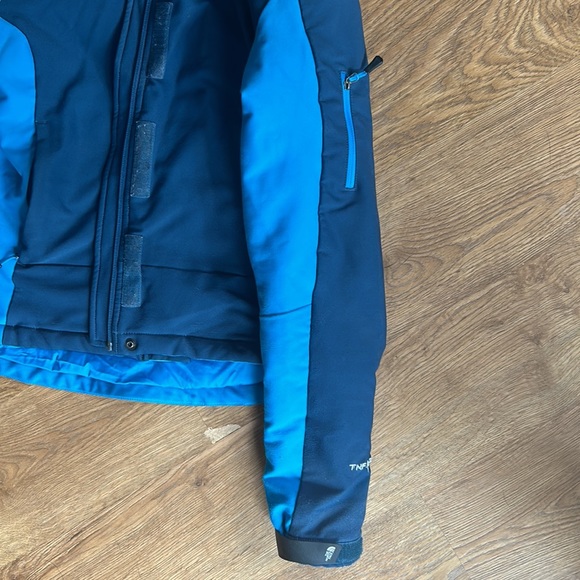 Women’s The North Face Coat - Picture 4 of 5